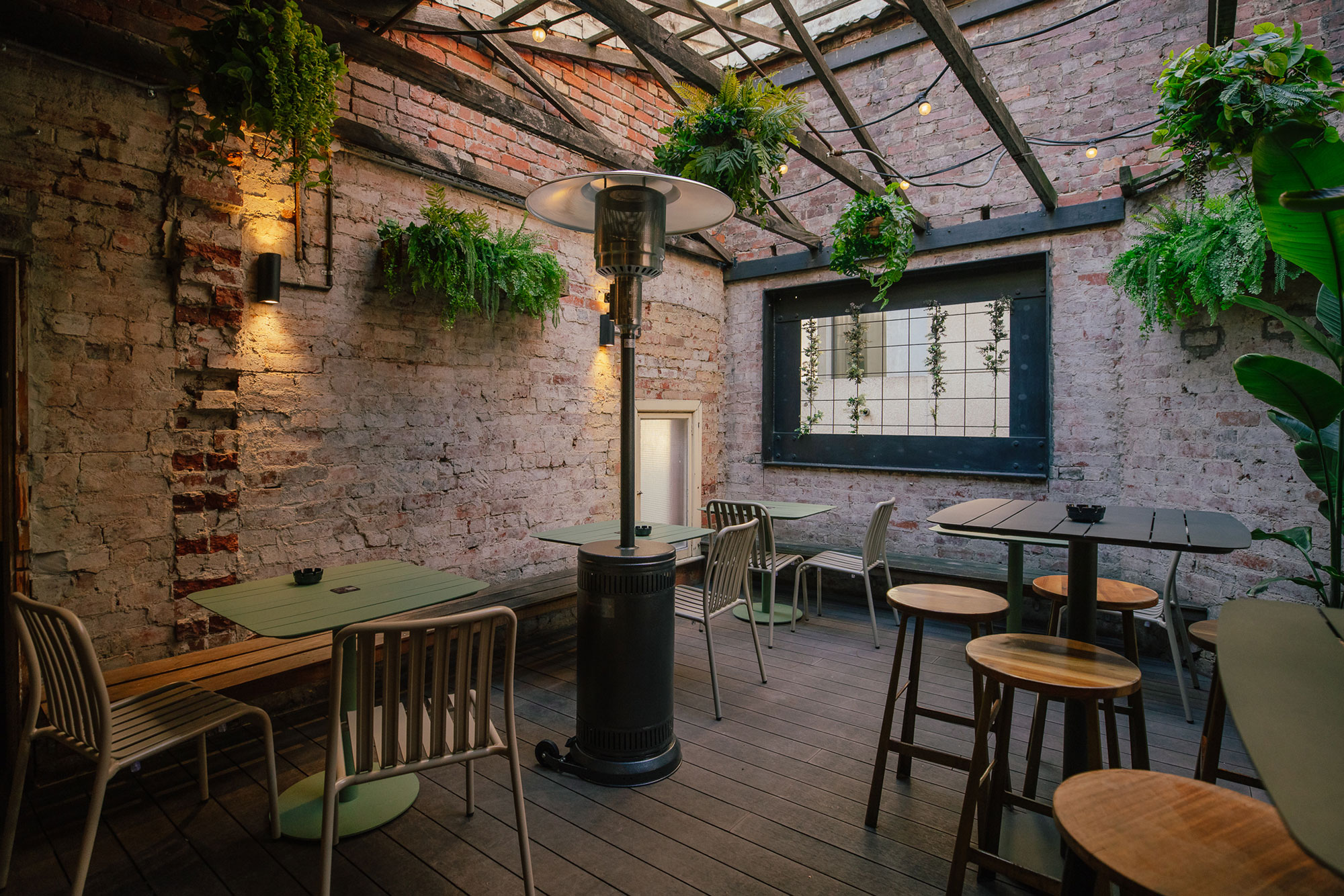 hickens-hotel-zennieshia-zennieshia-butts-38