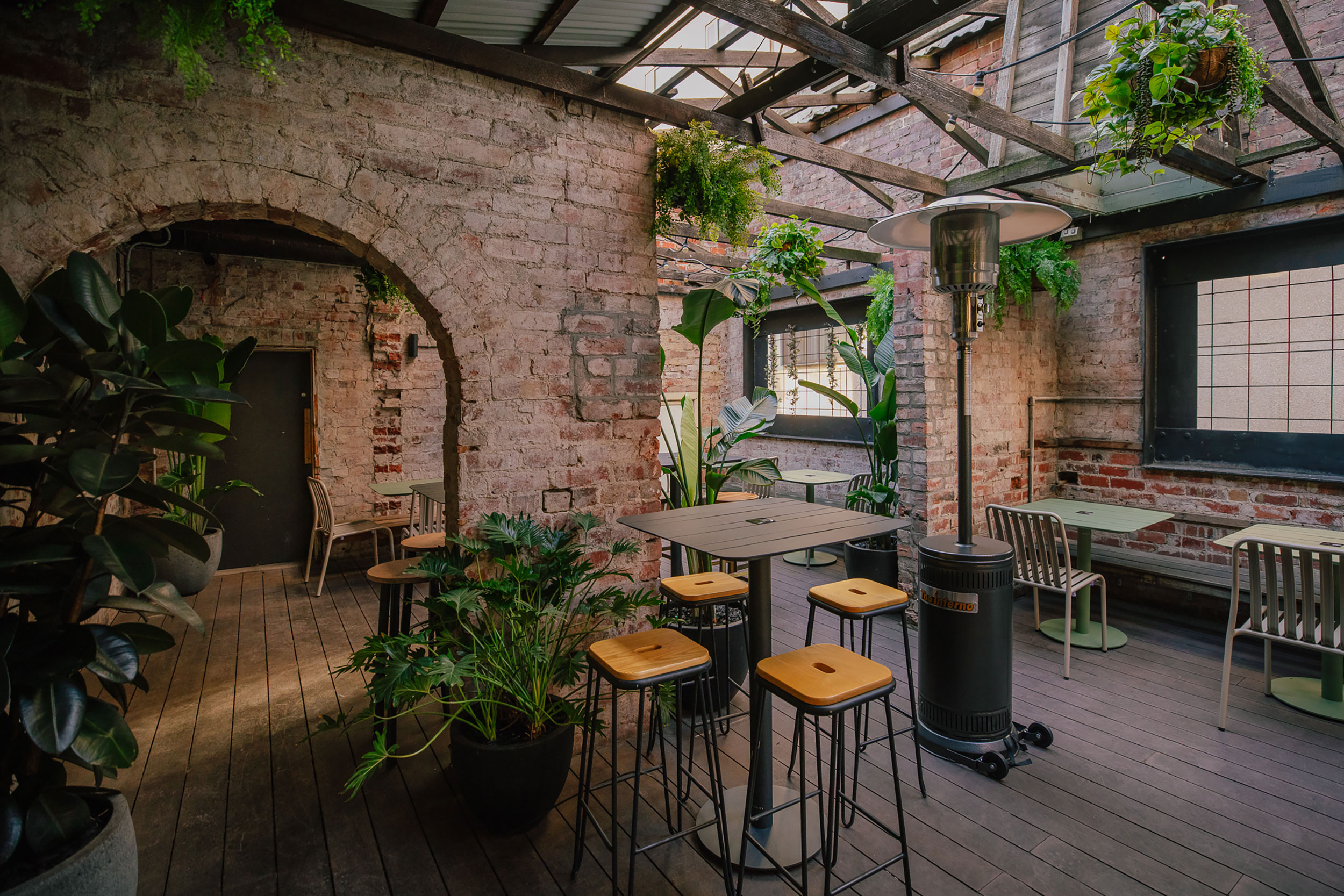 hickens-hotel-zennieshia-zennieshia-butts-42