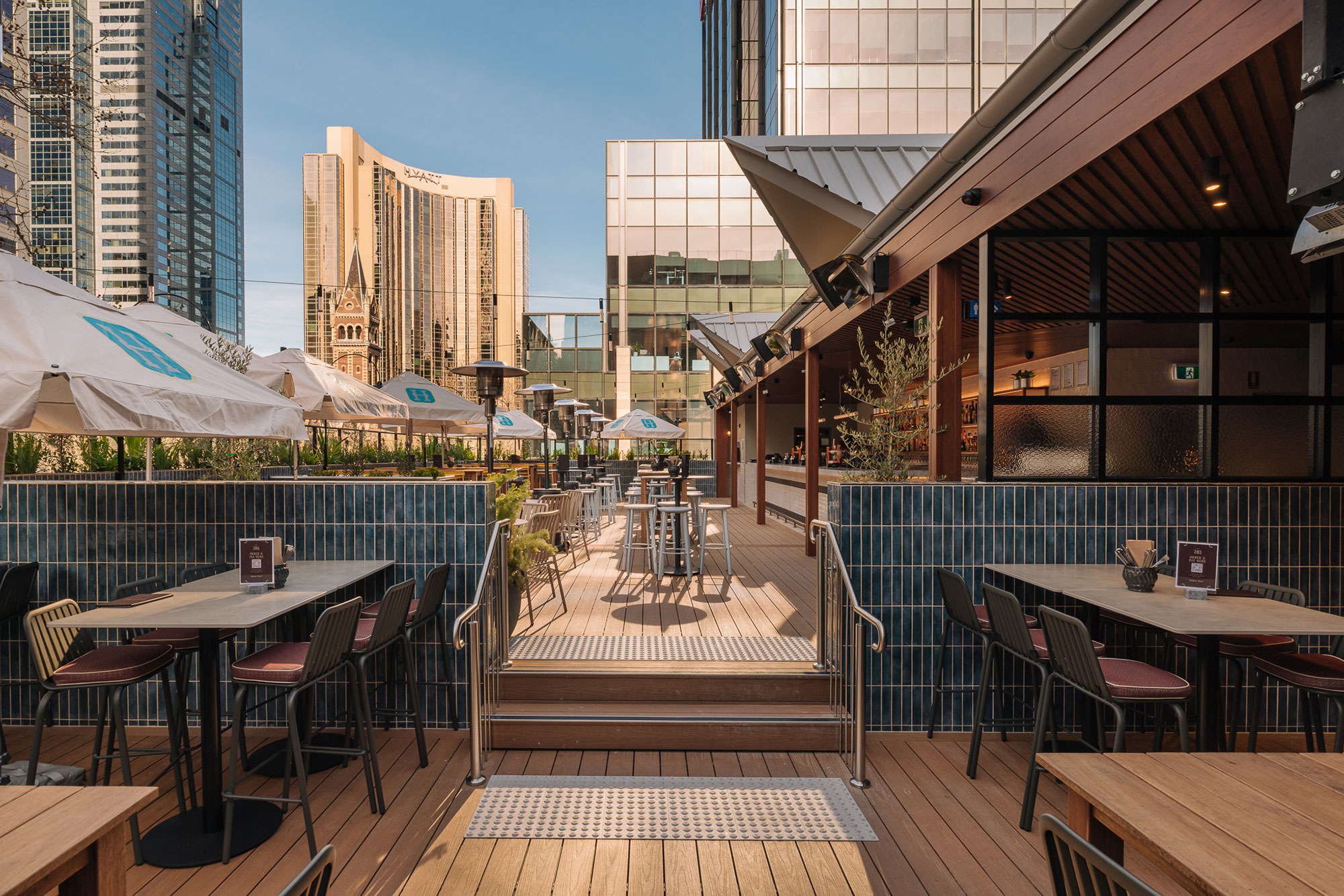 hickens-hotel-zennieshia-zennieshia-butts-8